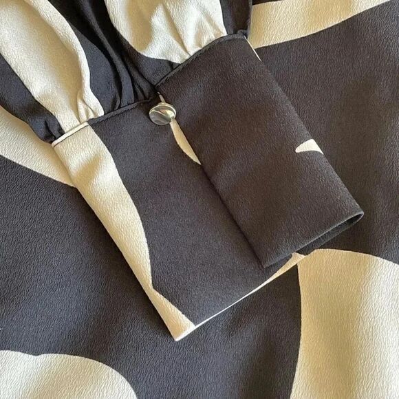 H& M Black Cream Key Hole Button Back Closure Abstract Round Neck SZ S #1588 - Picture 7 of 13